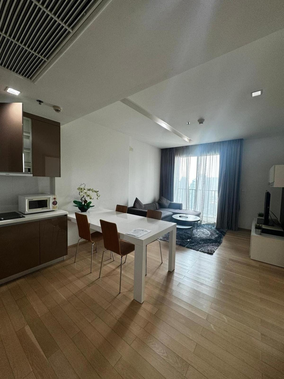 Luxury In Center! *