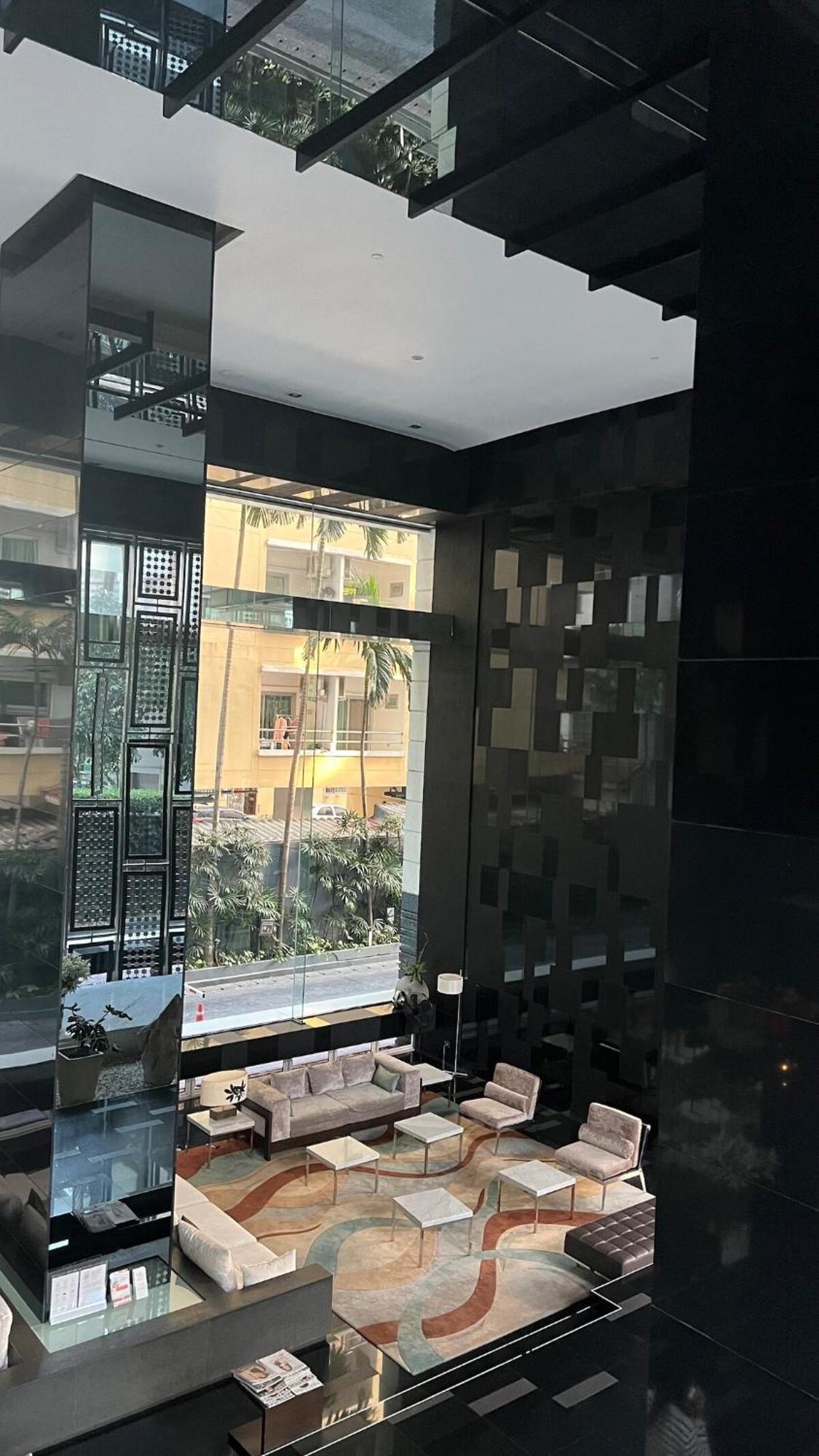 Luxury In Center! Apartment